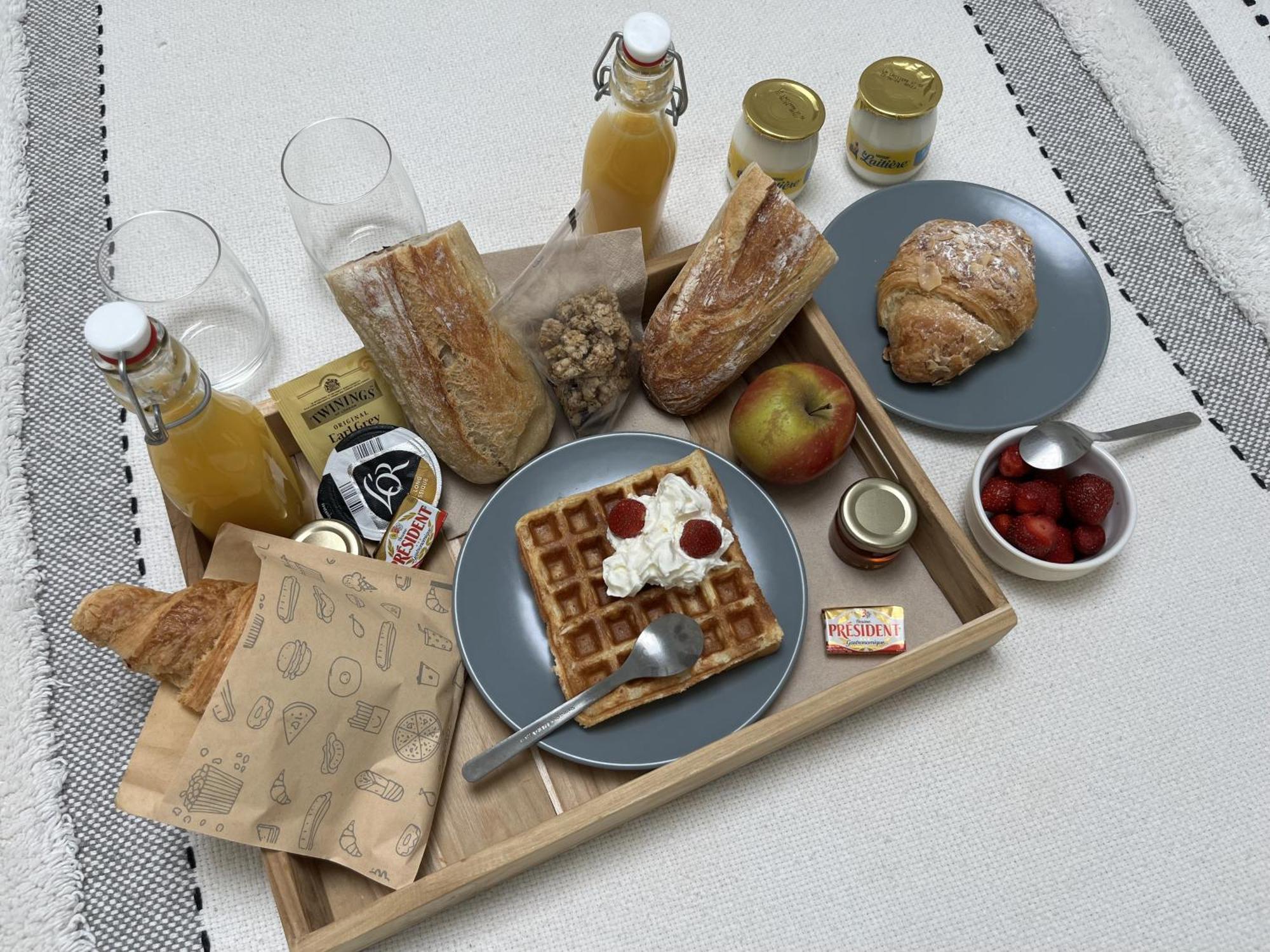 Appart-Hotel N 3 Avec Terrasse, Piscine, Petit-Dejeuner Et Parking Prive Chouzelot Luaran gambar